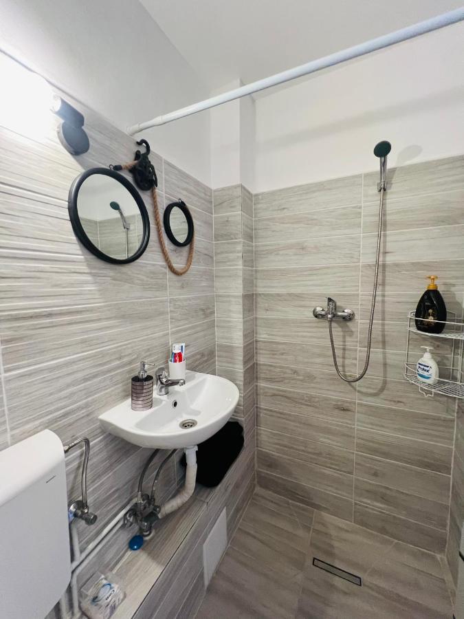 Miha Modern And Central Apartament Αράντ Εξωτερικό φωτογραφία